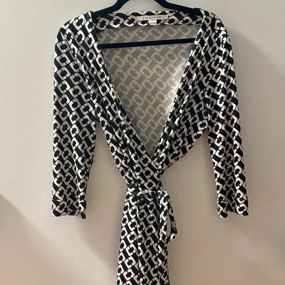 DVF Jeanne Silk Jersey Wrap Dress | Size 14 - Picture 5 of 6